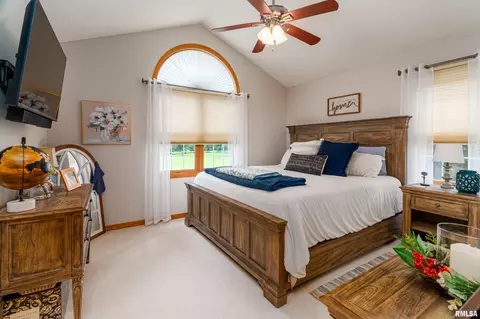 Bedroom - 2000 Emily Ln, Marion, IL 62959 photo 3 of 6