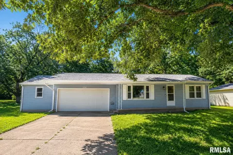 106 Zimmerman Rd, Spring Bay, IL 61611