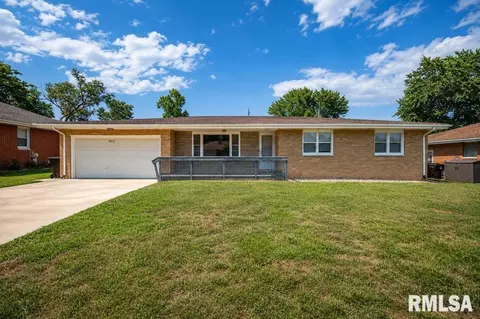 3512 N Rockwood Rd, Peoria, IL 61604