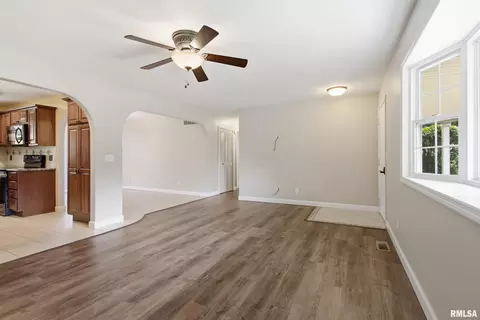 Living - 513 Meadow Dr, Macomb, IL 61455 photo 2 of 3