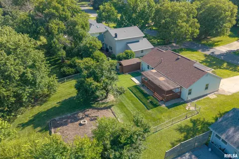 View/Area - 513 Meadow Dr, Macomb, IL 61455 photo 5 of 7