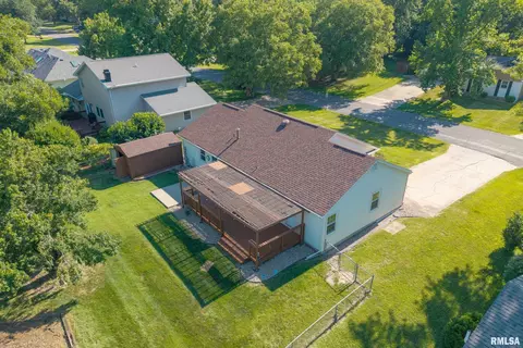 View/Area - 513 Meadow Dr, Macomb, IL 61455 photo 4 of 7