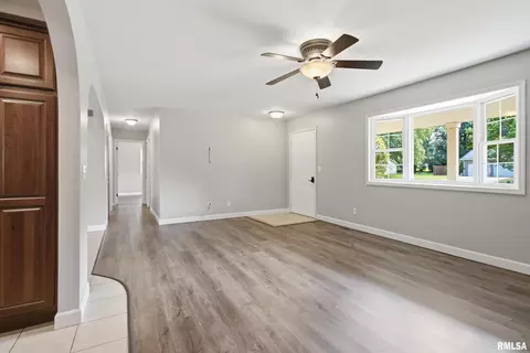 Living - 513 Meadow Dr, Macomb, IL 61455 photo 1 of 3