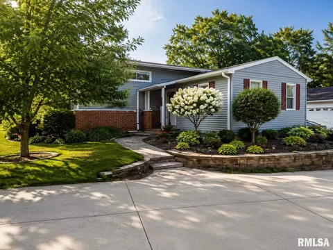 1428 W Northmoor Rd, Peoria, IL 61614