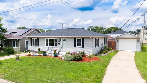 283 Herman St, Pekin, IL 61554