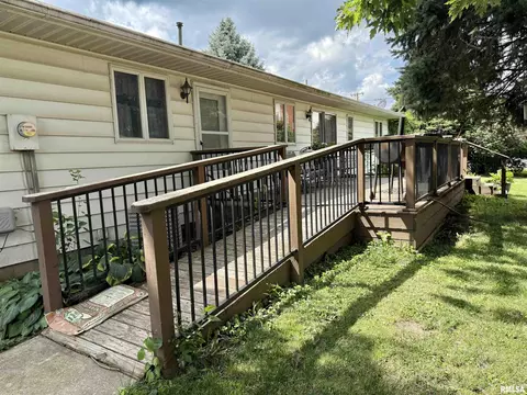 Exterior - 208 S 2nd St, Cuba, IL 61427 photo 4 of 7