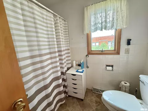 Bath - 208 S 2nd St, Cuba, IL 61427 photo 1 of 2