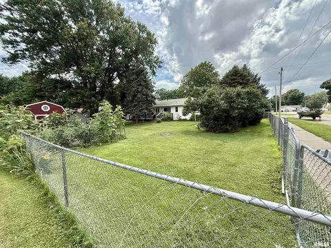Exterior - 208 S 2nd St, Cuba, IL 61427 photo 2 of 7