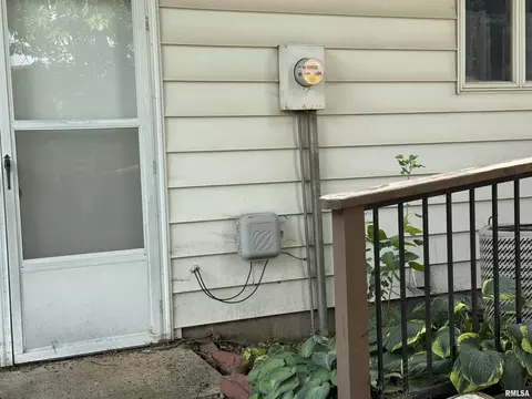 Exterior - 208 S 2nd St, Cuba, IL 61427 photo 5 of 7