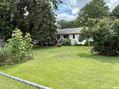 Exterior - 208 S 2nd St, Cuba, IL 61427 photo 1 of 7