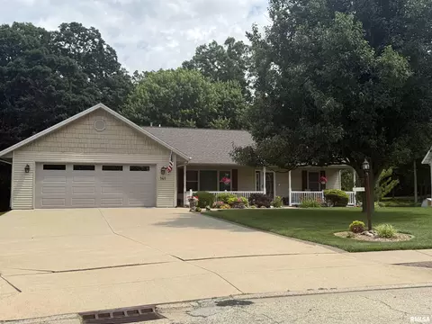 141 Elmridge Cir, East Peoria, IL 61611