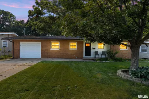 6 Foster Ct, Bartonville, IL 61607