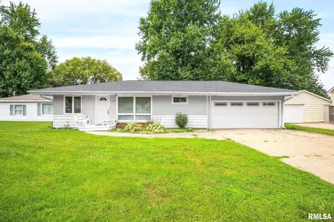 407 N West St, Tremont, IL 61568