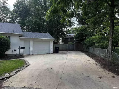Exterior - 505 12 Bowles Dr, Normal, IL 61761 photo 1 of 3