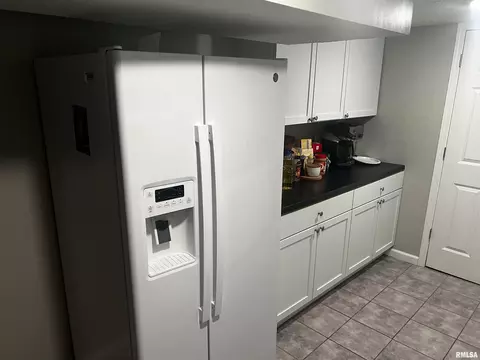 Kitchen - 505 12 Bowles Dr, Normal, IL 61761 photo 3 of 3
