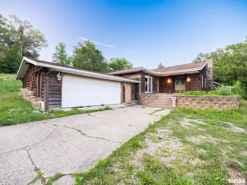 132 Greenlawn Ct, East Peoria, IL 61611