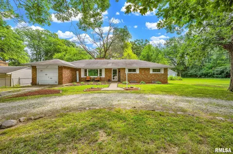 2304 N Lehman Rd, Peoria, IL 61604