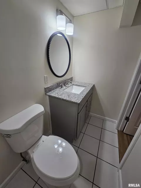 Bath - 10431 W Prince Valiant Ct, Mapleton, IL 61547 photo 7 of 9