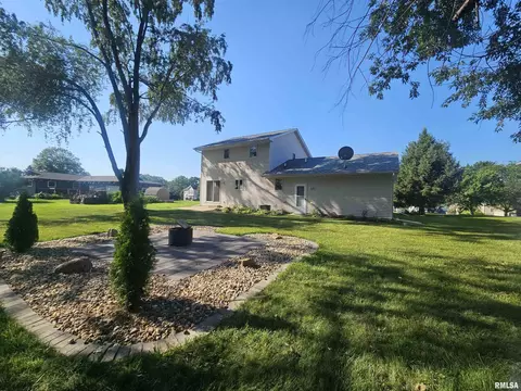 Exterior - 10431 W Prince Valiant Ct, Mapleton, IL 61547 photo 5 of 8