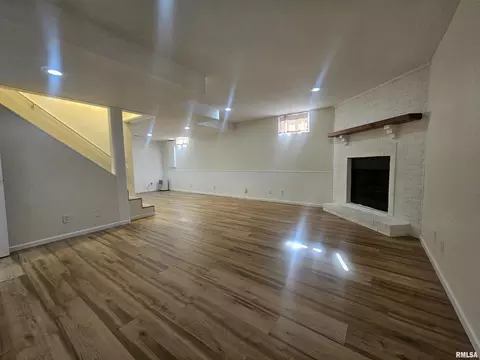 Living - 10431 W Prince Valiant Ct, Mapleton, IL 61547 photo 3 of 4