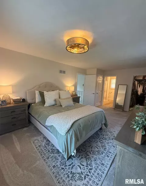 Bedroom - 10431 W Prince Valiant Ct, Mapleton, IL 61547 photo 2 of 7