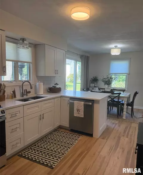 Kitchen - 10431 W Prince Valiant Ct, Mapleton, IL 61547 photo 5 of 6