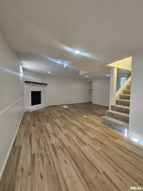 Living - 10431 W Prince Valiant Ct, Mapleton, IL 61547 photo 4 of 4
