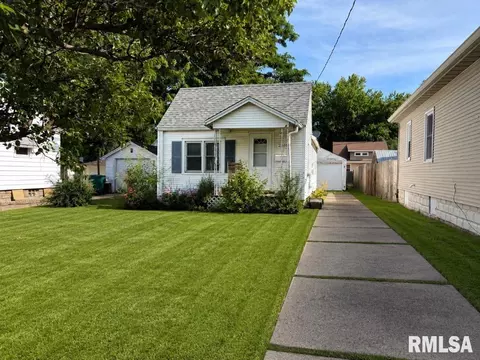2301 W Melrose Pl, West Peoria, IL 61604