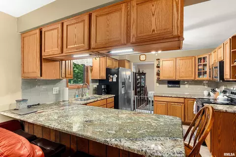 Kitchen - 317 E Swords Dr, Edelstein, IL 61526 photo 5 of 5