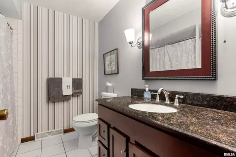 Bath - 317 E Swords Dr, Edelstein, IL 61526 photo 2 of 4