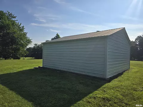 903 E Grand Ave, Carterville, IL 62918 photo 3