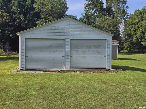 903 E Grand Ave, Carterville, IL 62918 photo 6