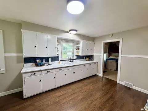 Kitchen - 324 E Ash St, Cobden, IL 62920 photo 3 of 4