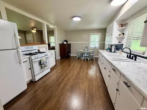 Kitchen - 324 E Ash St, Cobden, IL 62920 photo 2 of 4