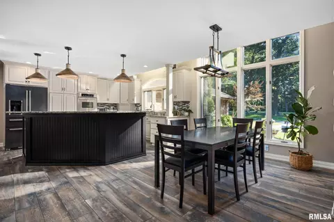 Dining - 11303 Pauli Rd, Dunlap, IL 61525 photo 1 of 5