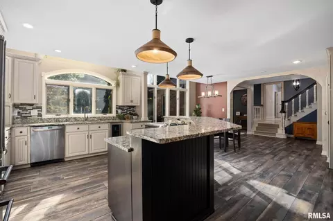 Kitchen - 11303 Pauli Rd, Dunlap, IL 61525 photo 5 of 5