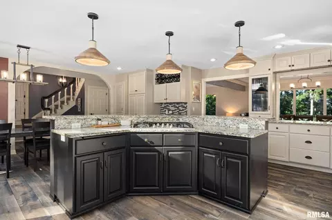 Kitchen - 11303 Pauli Rd, Dunlap, IL 61525 photo 3 of 5