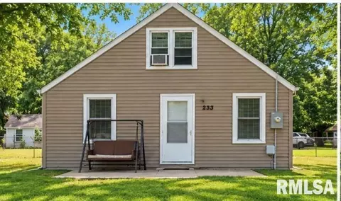 233 Stahl Ave, Washington, IL 61571