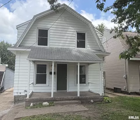 1128 Summer St, Pekin, IL 61554