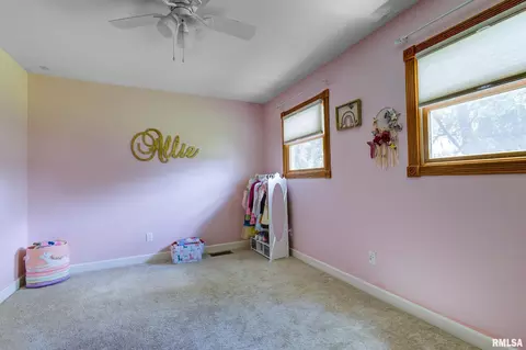 Bedroom - 319 Robin Rd, Macomb, IL 61455 photo 1 of 7