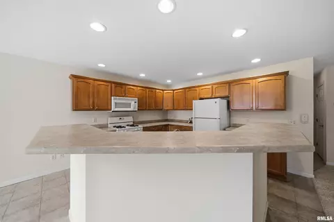 2931 E Raab Rd, Normal, IL 61761 photo 15
