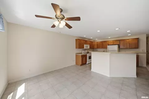 2931 E Raab Rd, Normal, IL 61761 photo 10