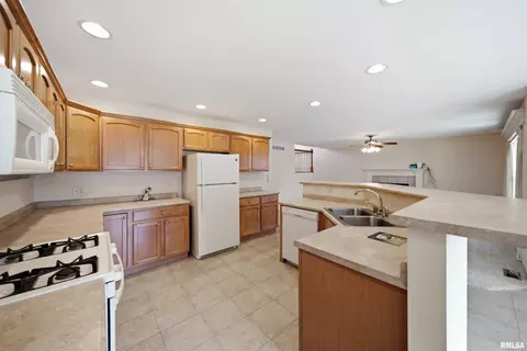 2931 E Raab Rd, Normal, IL 61761 photo 13