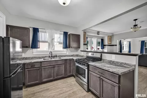 Kitchen - 903 E Behrends Ave, Peoria, IL 61603 photo 3 of 3
