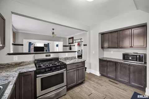Kitchen - 903 E Behrends Ave, Peoria, IL 61603 photo 1 of 3