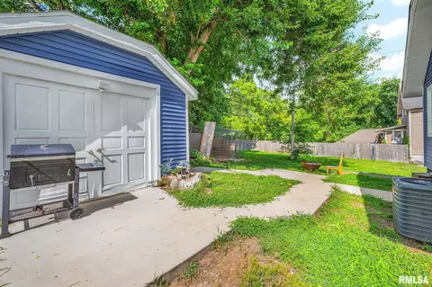 Exterior - 903 E Behrends Ave, Peoria, IL 61603 photo 3 of 4