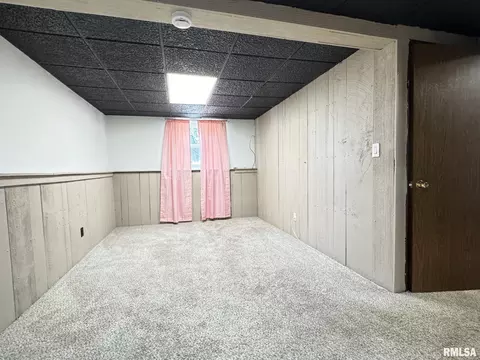 Bedroom - 4441 W Castleton Rd, Peoria, IL 61615 photo 5 of 5