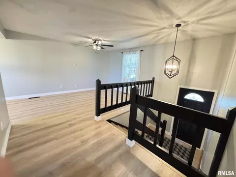 Living - 4441 W Castleton Rd, Peoria, IL 61615 photo 2 of 2