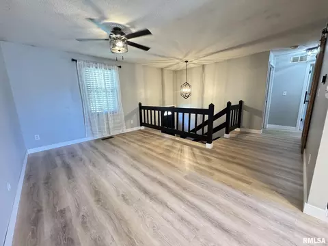 Living - 4441 W Castleton Rd, Peoria, IL 61615 photo 1 of 2