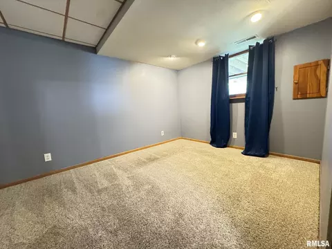 Bedroom - 4441 W Castleton Rd, Peoria, IL 61615 photo 3 of 5